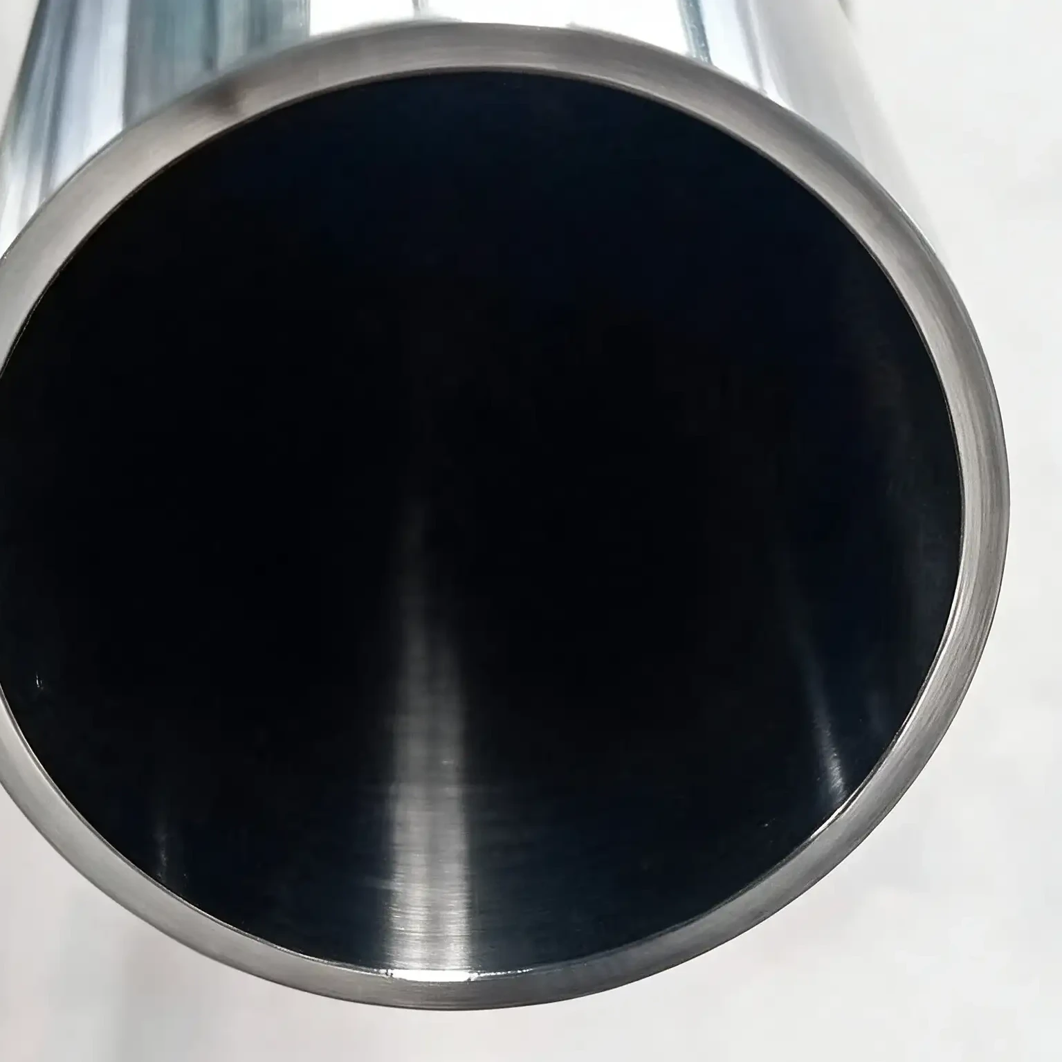 Marine grade aluminum tube for corrosion resistant applications